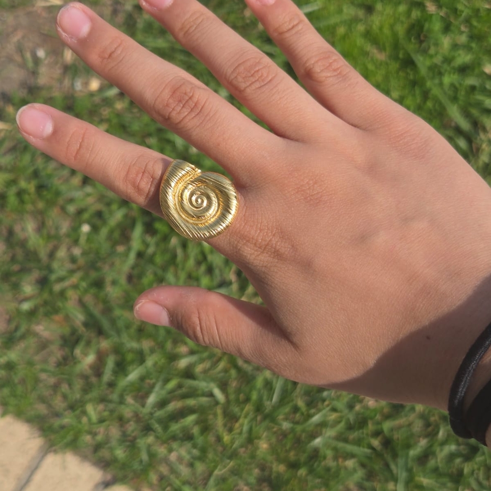 Elegant Gold Swirl Ring Stainless Steel,adjustable.